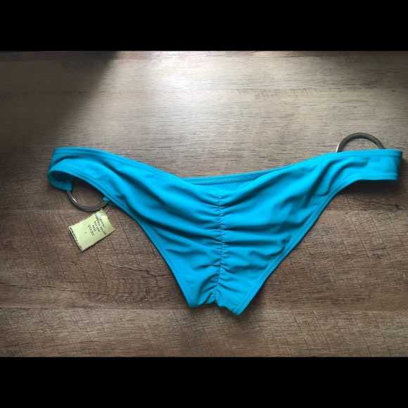 bikini - Picture 2 of 2